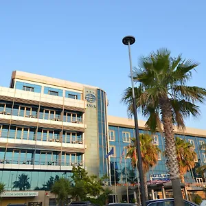 Hotel International, Vlorë